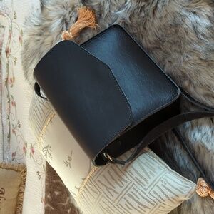 Portland Leather Crossbody Bag